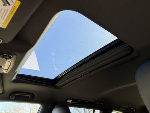 Used 2021 Nissan Armada SL w/ Midnight Edition Package image 26