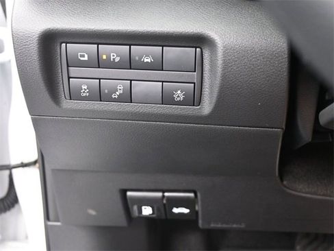 Used 2025 Nissan Kicks Play S image 11