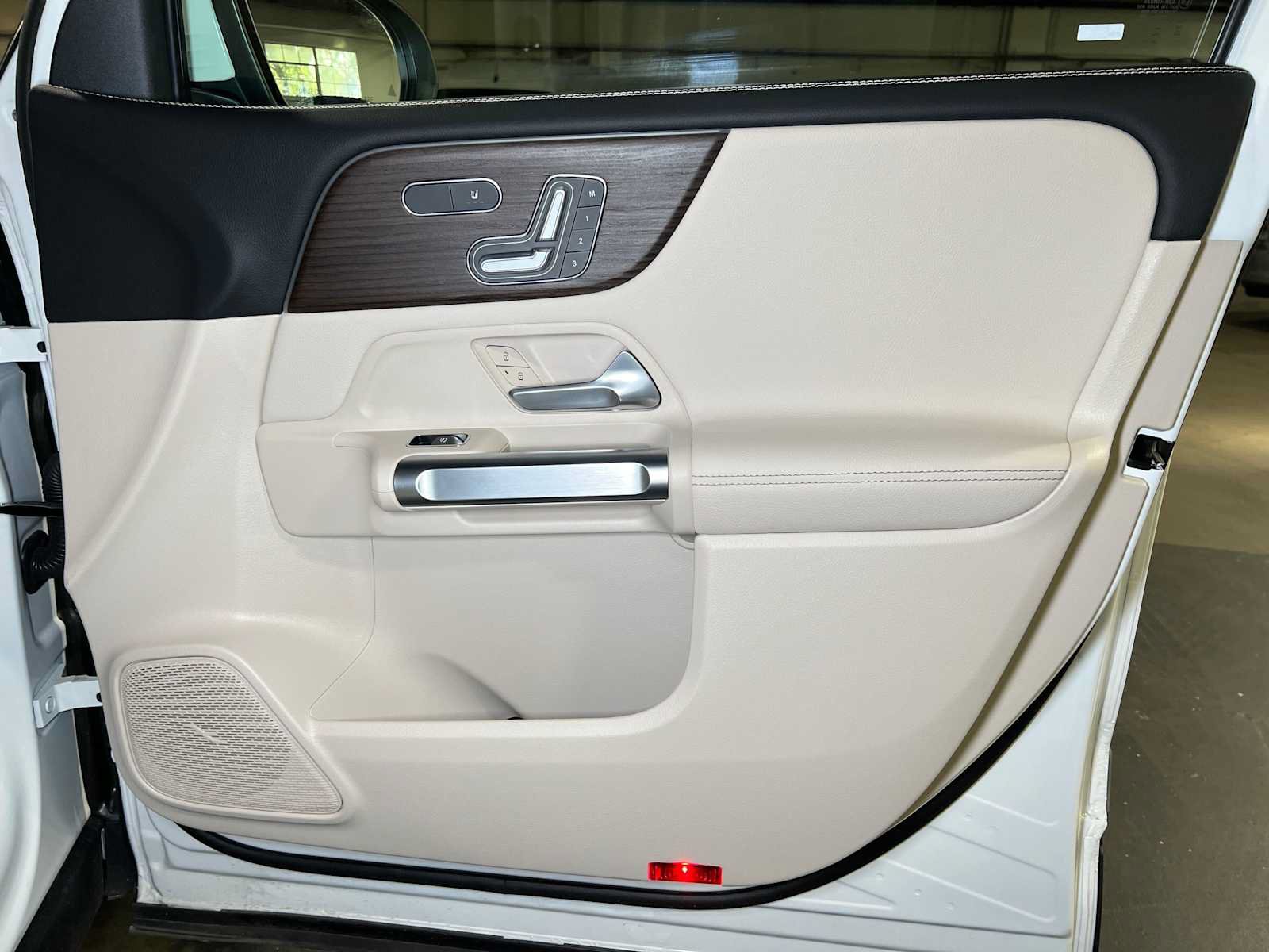 Used 2026 Mercedes-Benz GLB 250 4MATIC image 10
