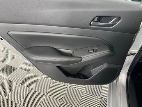 Used 2024 Nissan Altima 2.5 SV image 18