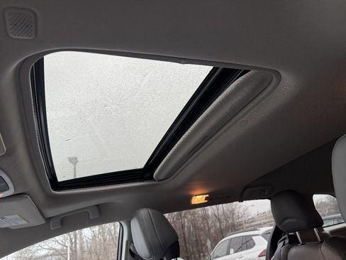 Used 2024 Toyota Sienna XLE w/ XLE Plus Package image 24