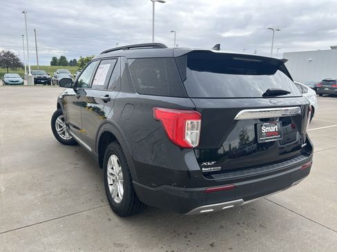 Used 2021 Ford Explorer XLT w/ Equipment Group 202A AWD/4WD image 4