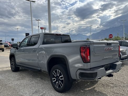 Used 2025 GMC Sierra 1500 AT4 w/ AT4 Premium Package AWD/4WD image 4