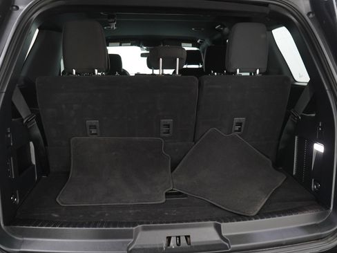 Used 2021 Ford Expedition XLT image 9