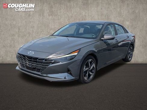 Certified 2023 Hyundai Elantra Limited w/ Cargo Package FWD image 3