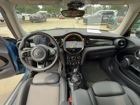 Used 2024 MINI Cooper S FWD image 6
