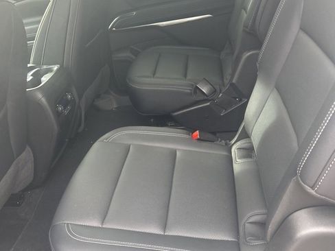 Certified 2025 Chevrolet Traverse LT image 12