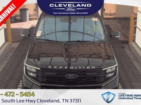 Used 2025 Ford Expedition Active AWD/4WD image 1