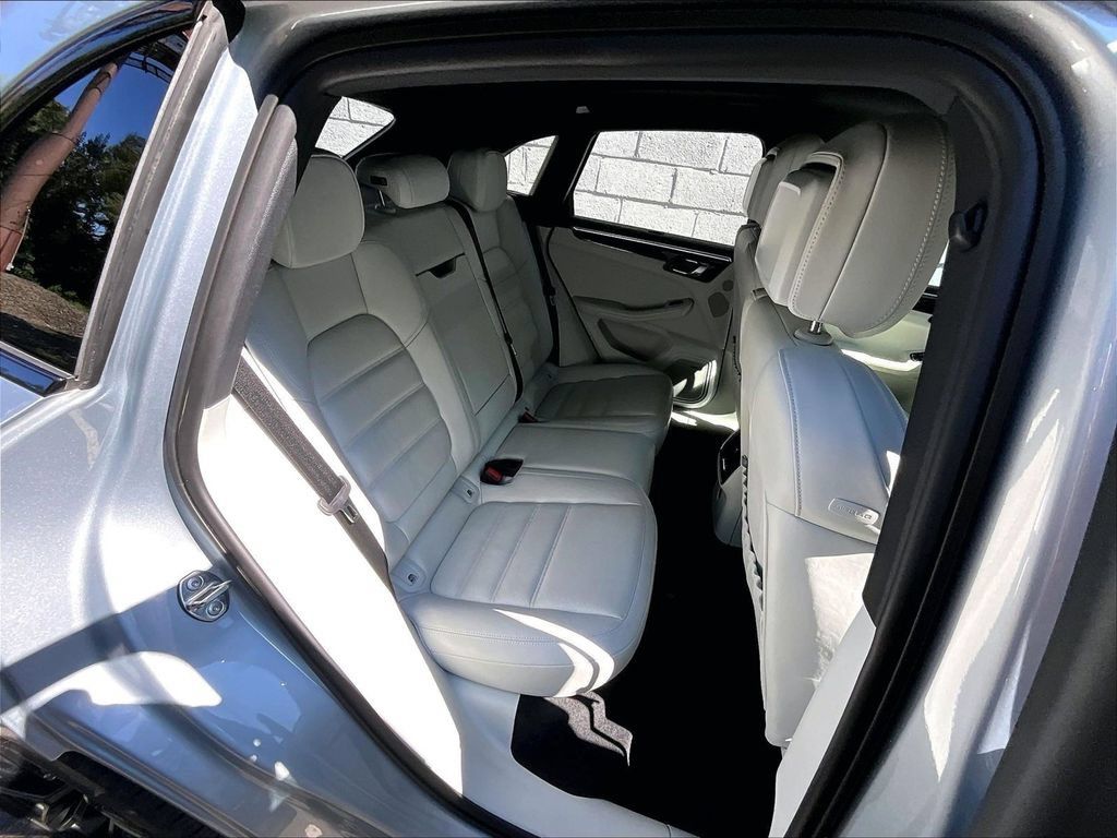 Certified 2023 Porsche Macan GTS AWD/4WD image 21