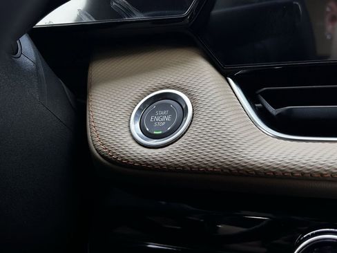 New 2026 Chevrolet Equinox ACTIV w/ Safety and Technology Package FWD image 17