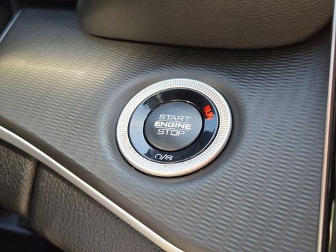 New 2025 Jeep Grand Cherokee Altitude image 32