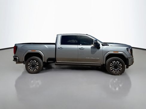 Used 2025 GMC Sierra 2500 Denali Ultimate w/ Max Trailering Package AWD/4WD image 8