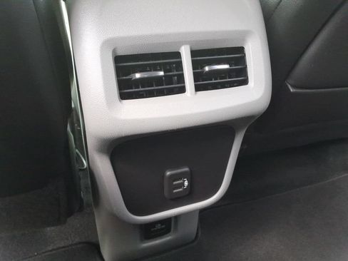 Certified 2024 GMC Terrain SLT w/ Infotainment Package II AWD/4WD image 19
