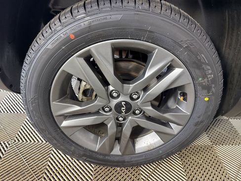 Used 2022 Kia Seltos LX image 31