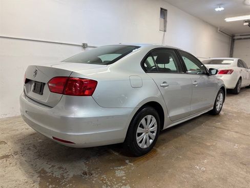 Used 2011 Volkswagen Jetta Sedan image 4