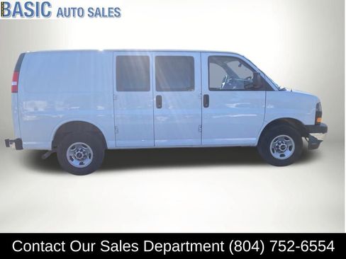 Used 2022 GMC Savana 2500 w/ Driver Convenience Package image 5