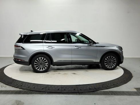 Used 2023 Lincoln Aviator AWD w/ Premium Package image 9