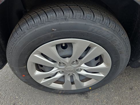 Used 2020 Kia Soul LX FWD image 10