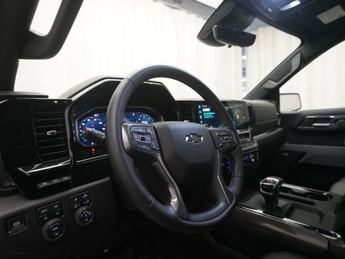 Used 2025 Chevrolet Silverado 1500 ZR2 w/ Technology Package AWD/4WD image 8