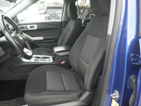 Certified 2022 Ford Explorer XLT w/ Class IV Trailer Tow Package image 14