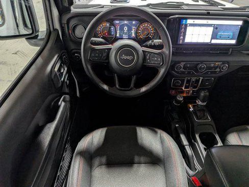 Certified 2025 Jeep Wrangler Unlimited Rubicon AWD/4WD image 16