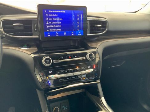 Used 2021 Ford Explorer Limited w/ Equipment Group 301A image 34