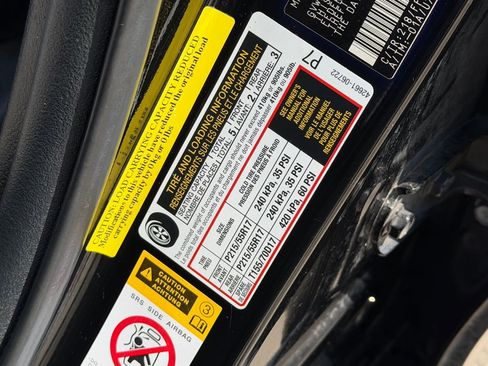 Used 2017 Toyota Camry SE image 25