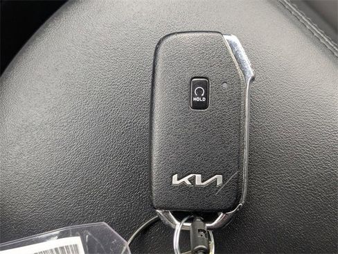 Used 2023 Kia K5 LXS image 31