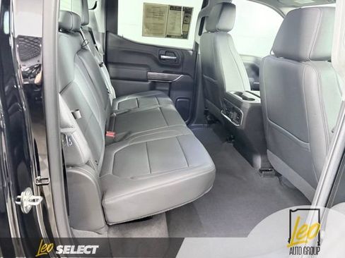 Used 2022 Chevrolet Silverado 1500 LTZ w/ LTZ Premium Package AWD/4WD image 18