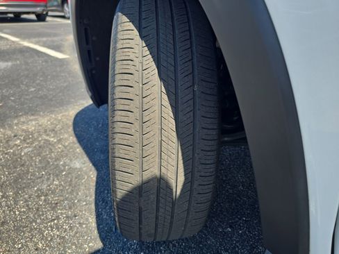 Certified 2023 Honda HR-V LX image 28