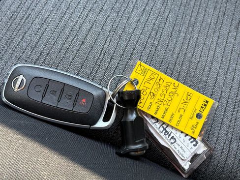 Used 2023 Nissan Rogue SV FWD image 21