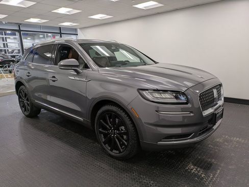 Used 2023 Lincoln Nautilus Reserve w/ Monochromatic Package image 3