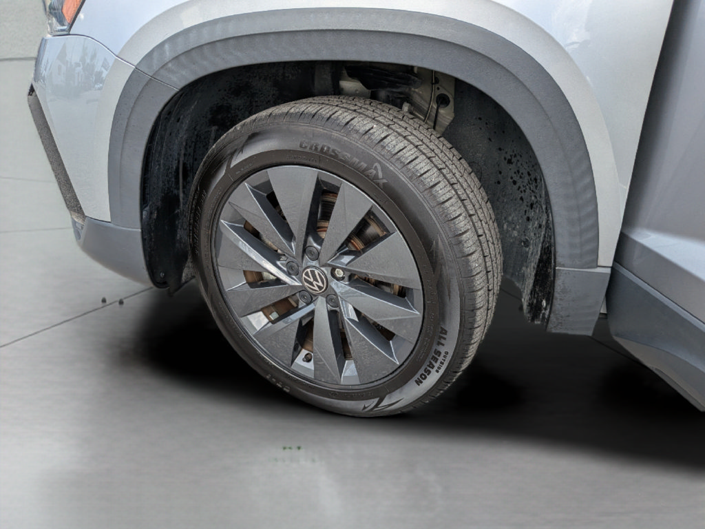 Certified 2023 Volkswagen Taos S FWD image 33