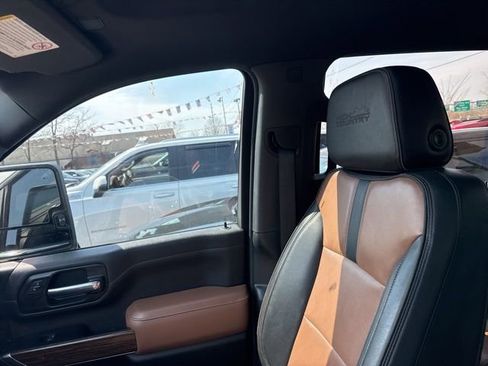 Used 2022 Chevrolet Silverado 3500 High Country w/ Safety Package II image 4