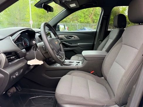 Used 2023 Chevrolet Traverse LT w/ LPO, Floor Liner Package AWD/4WD image 6