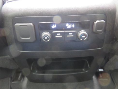 Used 2020 Chevrolet Tahoe LT image 20