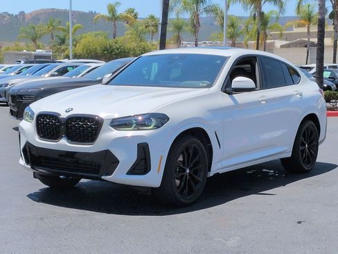 Used 2025 BMW X4 xDrive30i w/ Premium Package AWD/4WD image 5