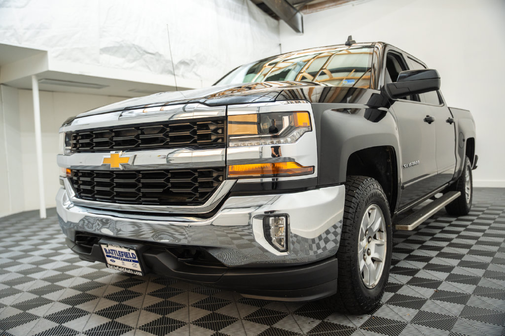Used 2017 Chevrolet Silverado 1500 LT w/ All Star Edition AWD/4WD image 3