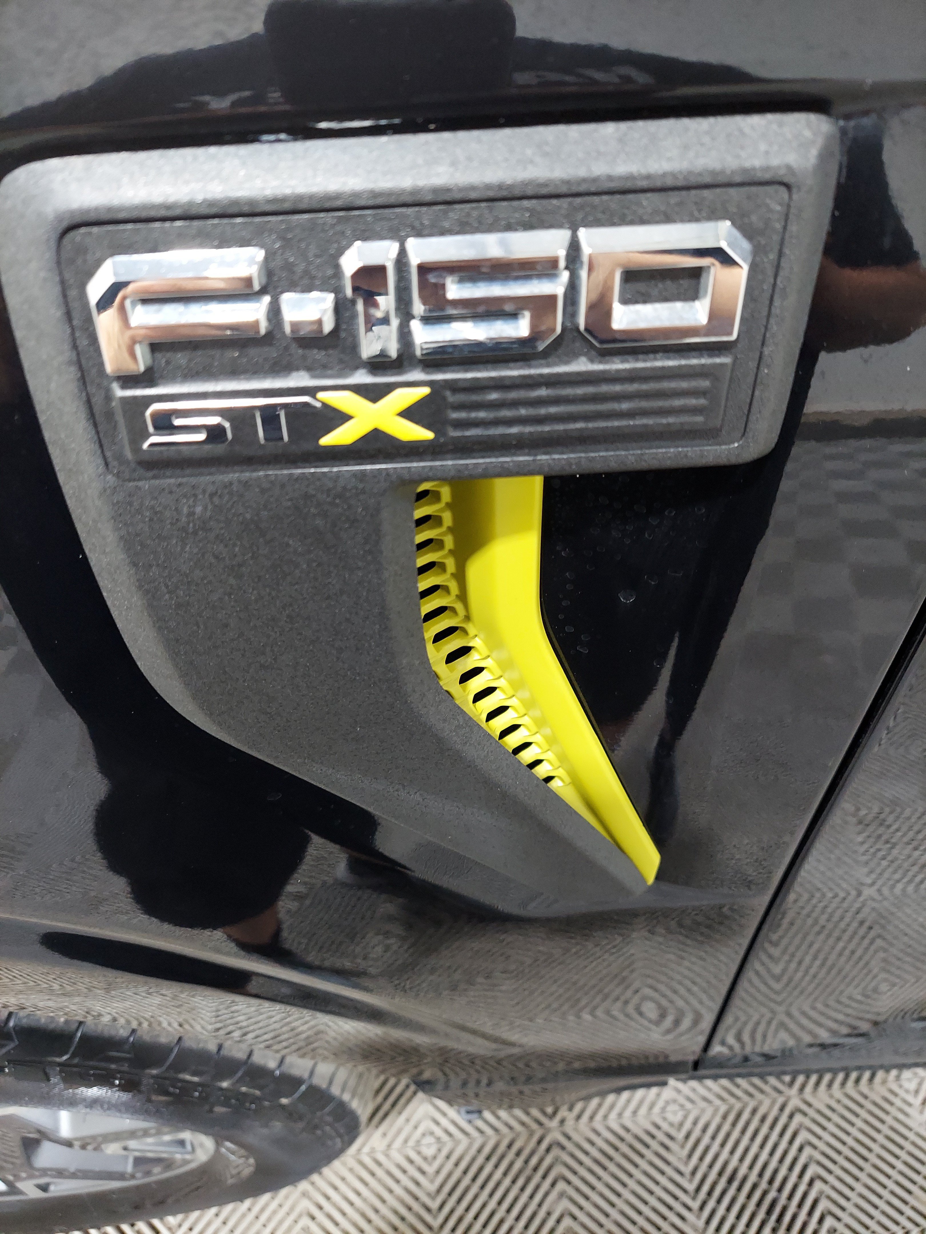 Used 2024 Ford F150 STX AWD/4WD image 5