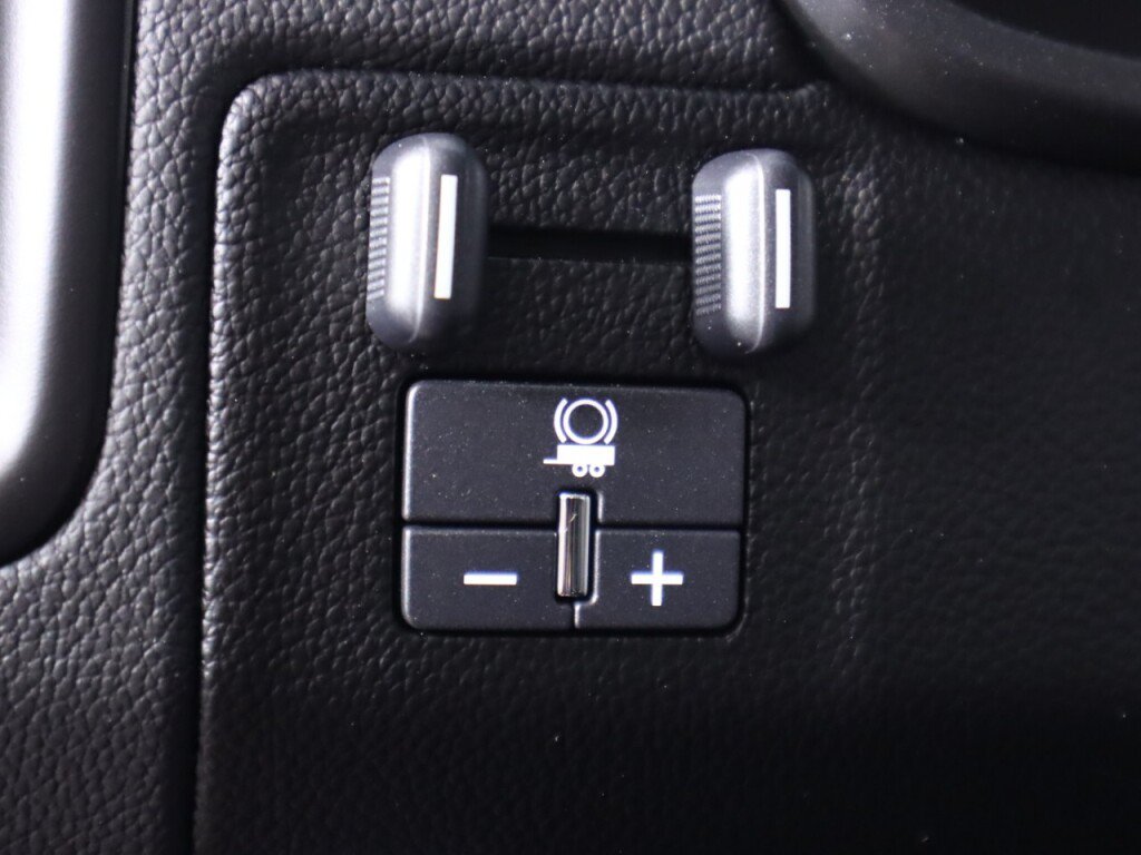 Used 2019 Chevrolet Colorado ZR2 AWD/4WD image 11