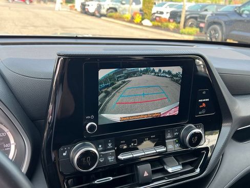 Used 2023 Toyota Highlander XSE AWD/4WD image 26