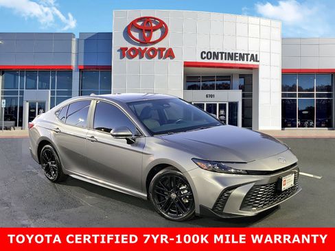 Certified 2025 Toyota Camry SE image 1