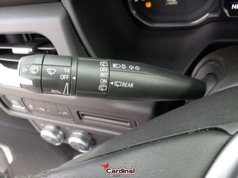 Used 2021 GMC Yukon SLE image 29