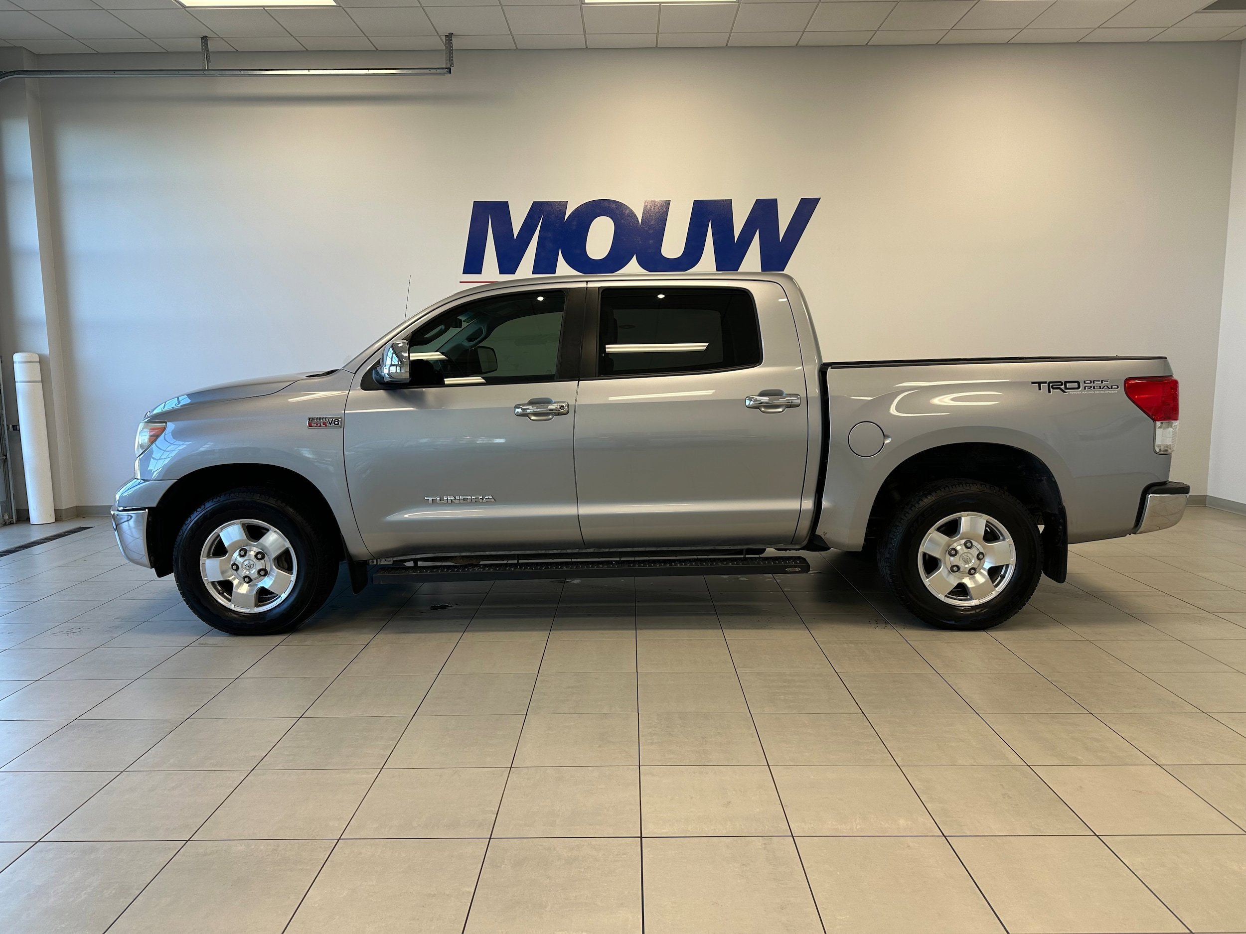 Used 2012 Toyota Tundra 4x4 CrewMax w/ Tow Pkg image 1
