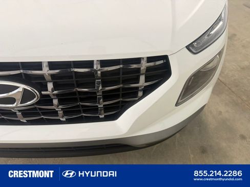 Used 2026 Hyundai Venue SEL FWD image 6