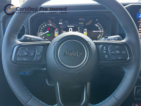 Certified 2025 Jeep Wrangler Unlimited Rubicon 4xe w/ Convenience Group AWD/4WD image 24