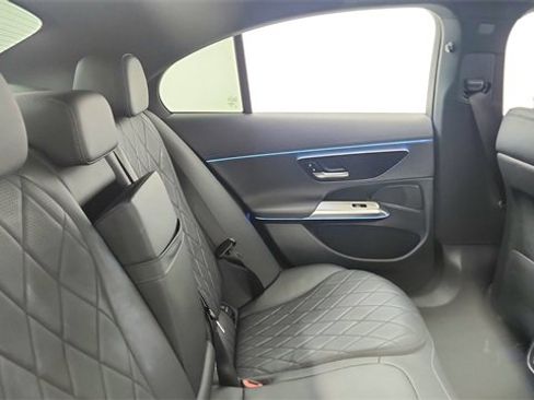 Used 2024 Mercedes-Benz E 450 4MATIC Sedan w/ Airmatic Package image 27