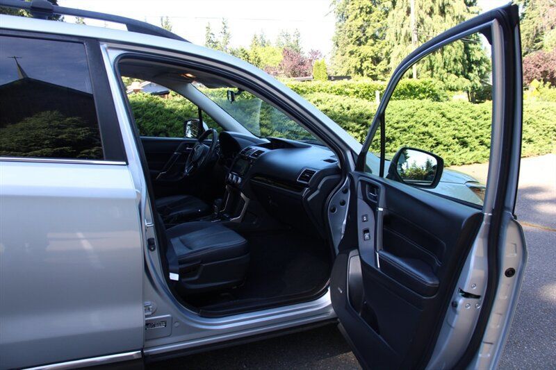 Used 2017 Subaru Forester 2.5i Touring AWD/4WD image 16