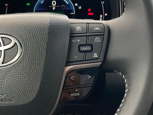 Used 2026 Toyota Camry SE w/ Multimedia Upgrade Package image 17