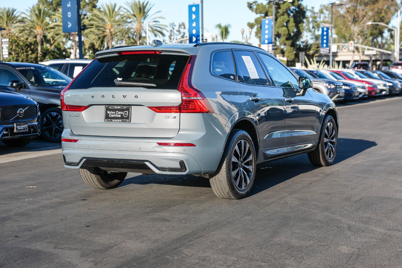 Used 2024 Volvo XC60 B5 Core AWD/4WD image 6